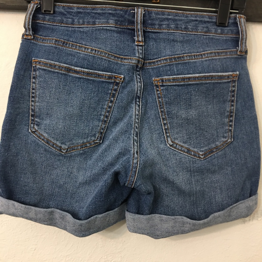 Universal Thread Shorts - Picture 2 of 4
